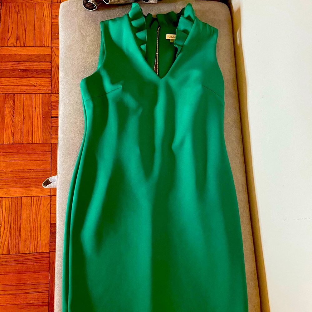 - Calvin Klein knee length dress w ruffle ne…